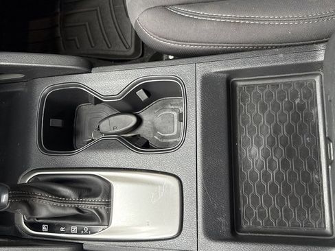 Used 2022 Nissan Frontier SV image 28