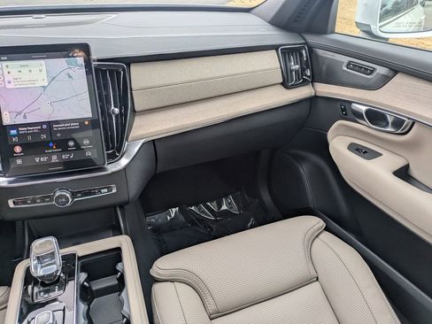 New 2026 Volvo XC90 B6 Ultra image 19