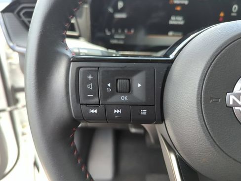 Certified 2025 Nissan Kicks SR FWD image 42
