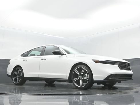 New 2025 Honda Accord Sport image 25