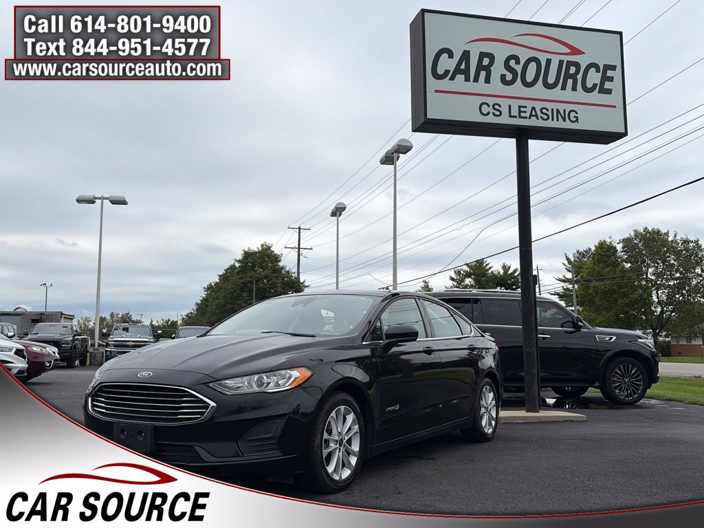 Used 2019 Ford Fusion SE FWD image 1