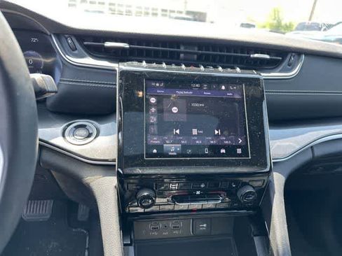 Used 2023 Jeep Grand Cherokee Altitude image 8