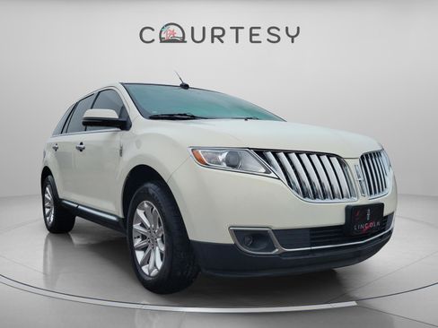 Used 2013 Lincoln MKX FWD image 7