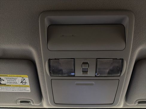 Used 2019 Nissan Frontier SV image 14