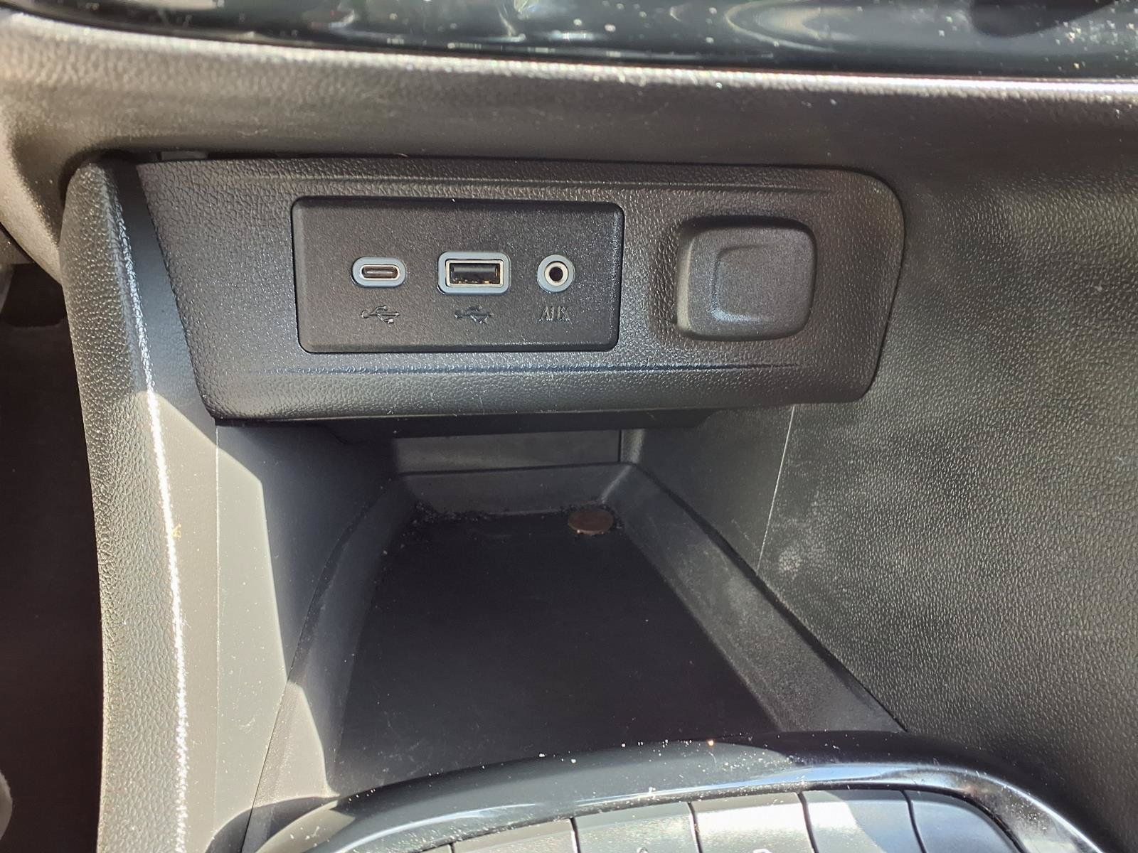 Used 2023 Buick Encore GX Preferred w/ Cold Weather Comfort Package AWD/4WD image 8