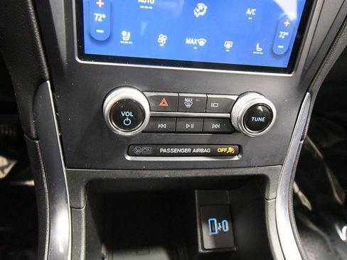 Used 2022 Ford Edge Titanium image 25