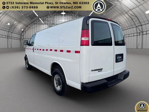 Used 2016 Chevrolet Express 2500 RWD image 5