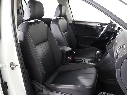 Used 2024 Volkswagen Tiguan SE FWD image 34