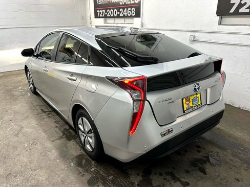 Used 2018 Toyota Prius Two w/ Prius Two Safety Plus Package image 7