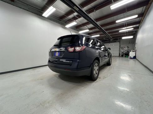 Used 2015 Chevrolet Traverse LT image 8