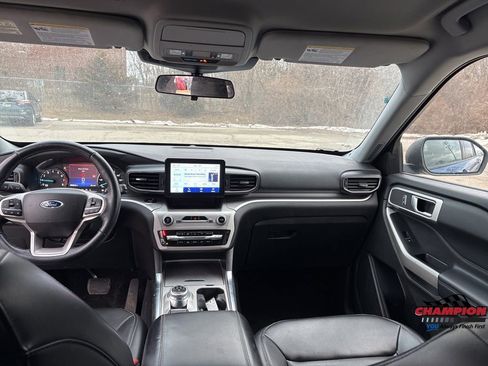 Used 2022 Ford Explorer XLT w/ Equipment Group 202A image 14