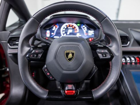 Used 2022 Lamborghini Huracan EVO image 38