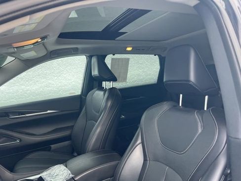 Used 2024 INFINITI QX60 Sensory image 16