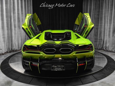 Used 2025 Lamborghini Revuelto AWD/4WD image 34