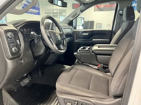 Used 2024 Chevrolet Silverado 2500 Custom w/ Custom Value Package image 11