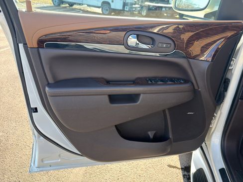 Used 2014 Buick Enclave Premium image 12