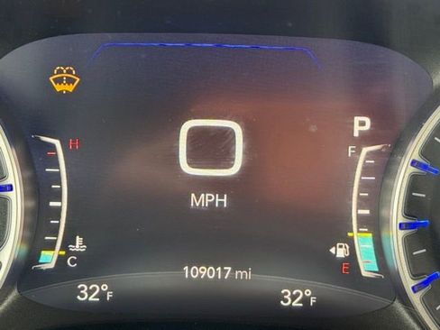 Used 2022 Chrysler Pacifica Touring-L w/ S Appearance Package image 23