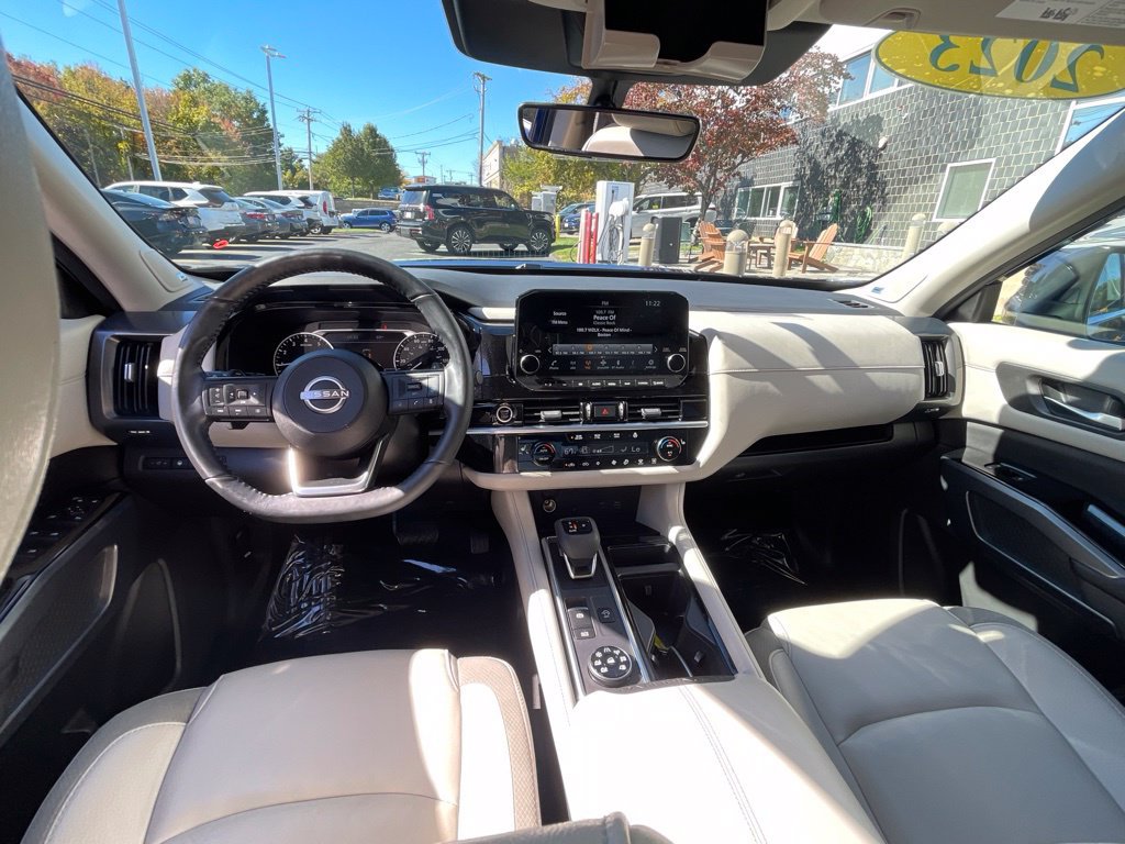 Certified 2023 Nissan Pathfinder SL w/ SL Premium Package AWD/4WD image 12