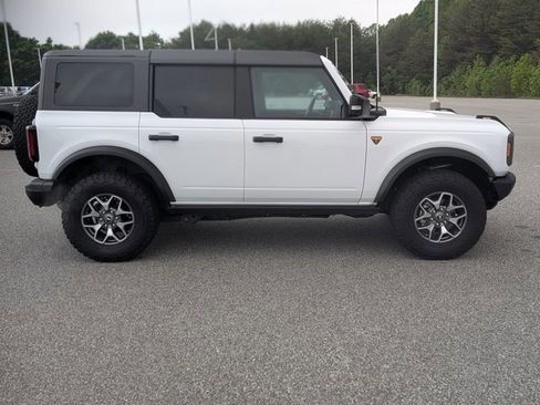 Certified 2024 Ford Bronco Badlands AWD/4WD image 3