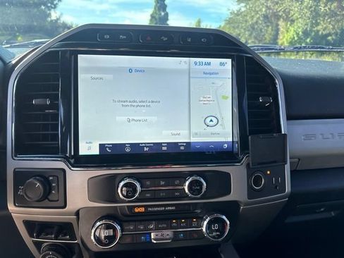 Used 2022 Ford F250 Lariat w/ Lariat Value Package AWD/4WD image 12