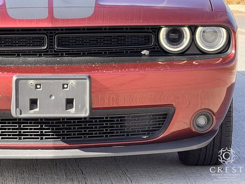 Used 2019 Dodge Challenger SXT w/ Blacktop Package image 8