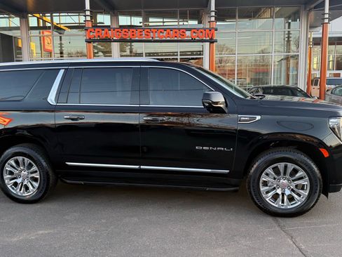 Used 2024 GMC Yukon XL Denali w/ Advanced Technology Package image 2