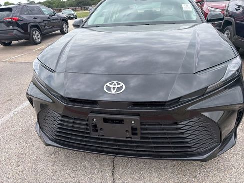 Used 2026 Toyota Camry LE w/ Convenience Package FWD image 2