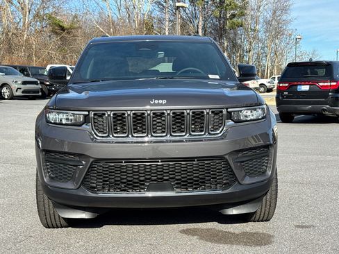 New 2025 Jeep Grand Cherokee Laredo w/ MOPAR Finishing Package image 2