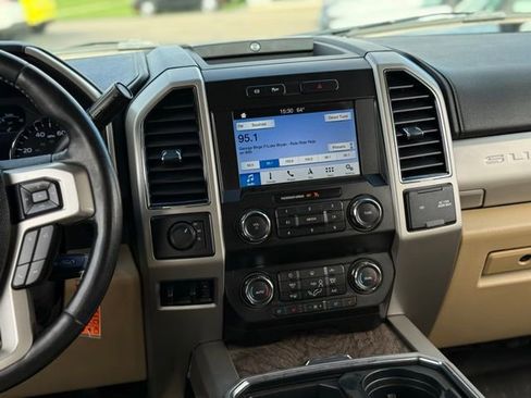 Used 2019 Ford F250 Lariat w/ Lariat Value Package AWD/4WD image 24