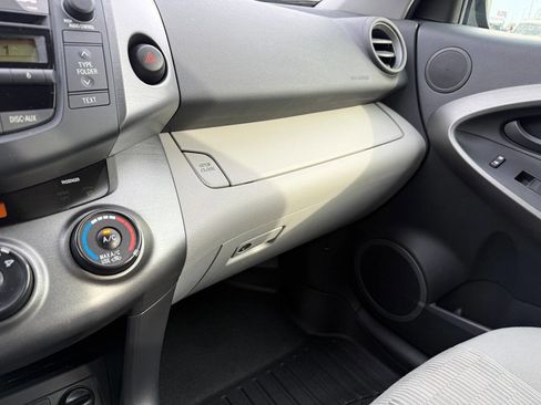 Used 2011 Toyota RAV4 4WD image 71