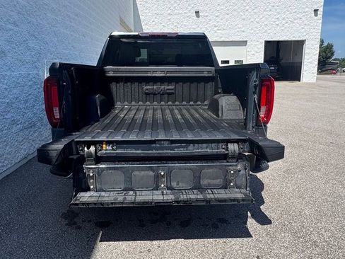 Used 2022 GMC Sierra 1500 SLT AWD/4WD image 5