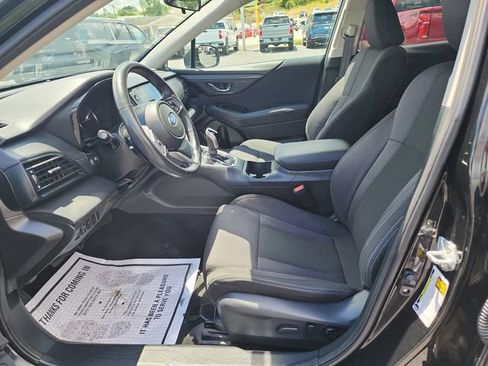 Used 2023 Subaru Outback Premium AWD/4WD image 9