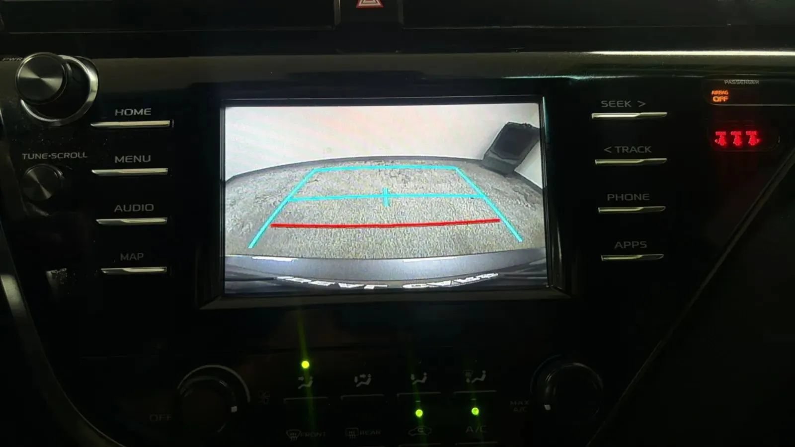 Used 2019 Toyota Camry LE FWD image 14