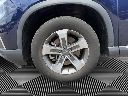 Used 2025 Honda Pilot EX-L image 9