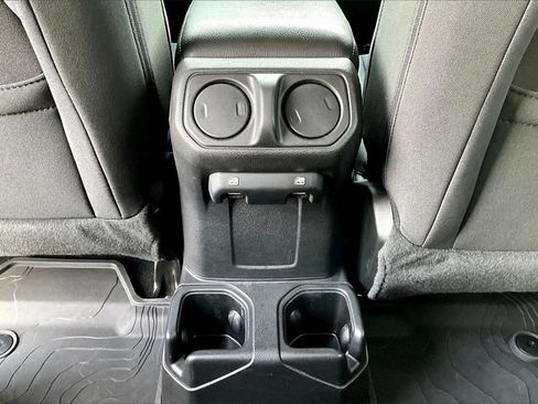 Certified 2022 Jeep Gladiator Willys image 14