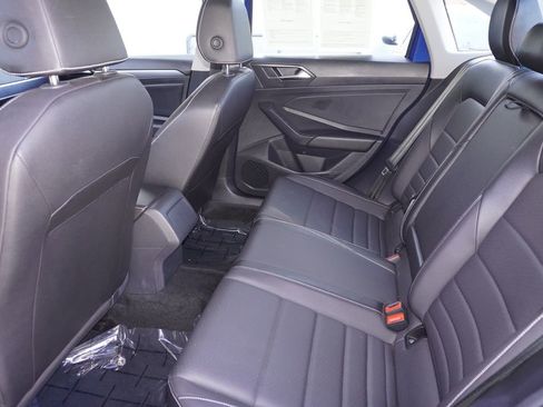 Used 2024 Volkswagen Jetta SE image 8