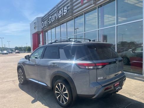 New 2026 Nissan Pathfinder Platinum AWD/4WD image 2