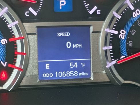 Used 2017 Toyota 4Runner SR5 image 15