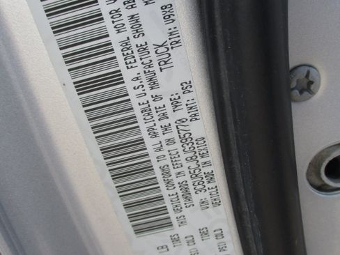 Used 2018 RAM 2500 Tradesman w/ Chrome Appearance Group image 25