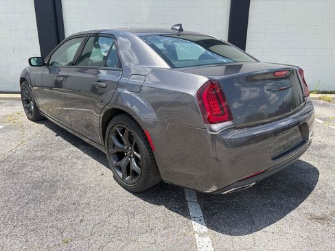 Used 2022 Chrysler 300 S RWD image 4