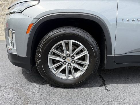 Used 2023 Chevrolet Traverse LT FWD image 9