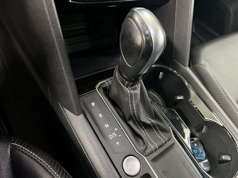 Used 2022 Volkswagen Atlas Cross Sport SE FWD image 17