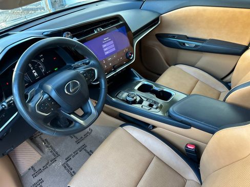 Used 2023 Lexus RZ 450e Premium w/ Technology Package image 10