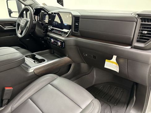New 2026 GMC Sierra 3500 SLT w/ SLT Convenience Package image 30