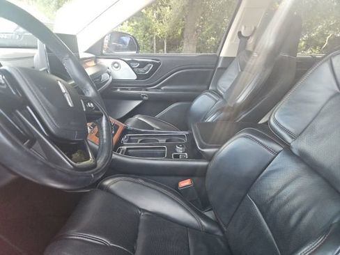 Used 2020 Lincoln Aviator Reserve w/ Equipment Group 202A AWD/4WD image 8