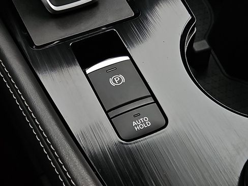 Certified 2022 Nissan Rogue Platinum w/ Head-Up Display Package image 24