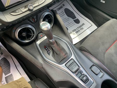 Used 2018 Chevrolet Camaro ZL1 RWD image 16