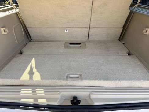 Used 2016 Lincoln Navigator L Reserve image 16