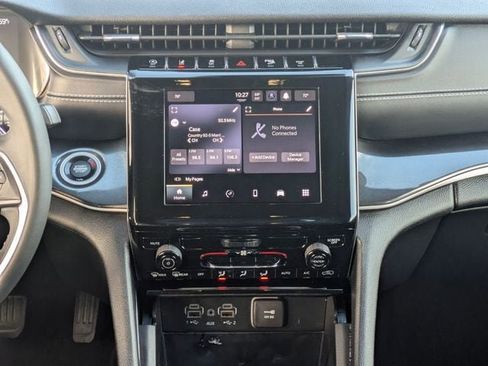 Certified 2023 Jeep Grand Cherokee Laredo AWD/4WD image 31