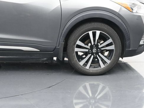 Used 2019 Nissan Kicks SR w/ SR Premium Package FWD image 11